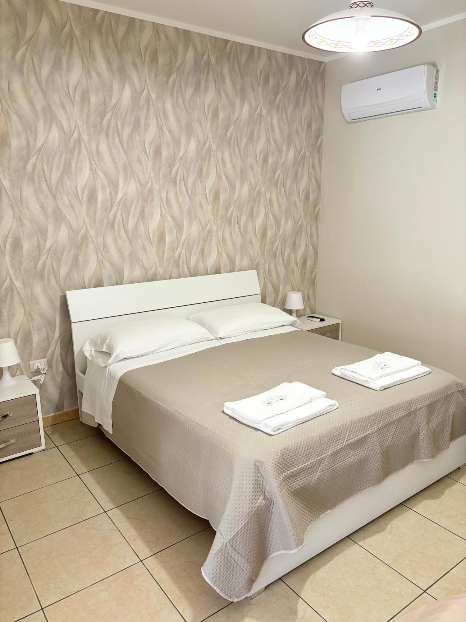 Rooms & Restaurant Il Castagneto Campagna Exterior foto