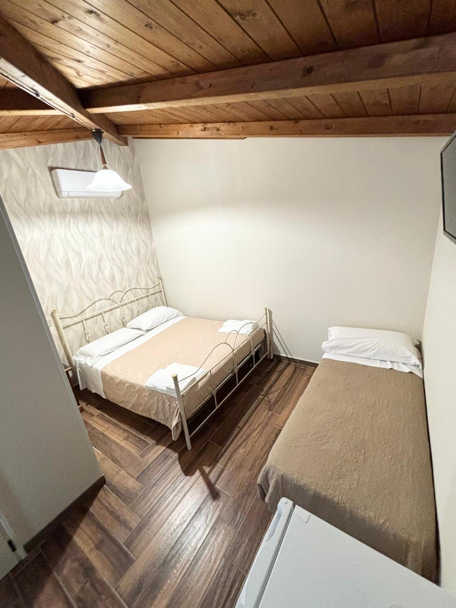 Rooms & Restaurant Il Castagneto Campagna Exterior foto