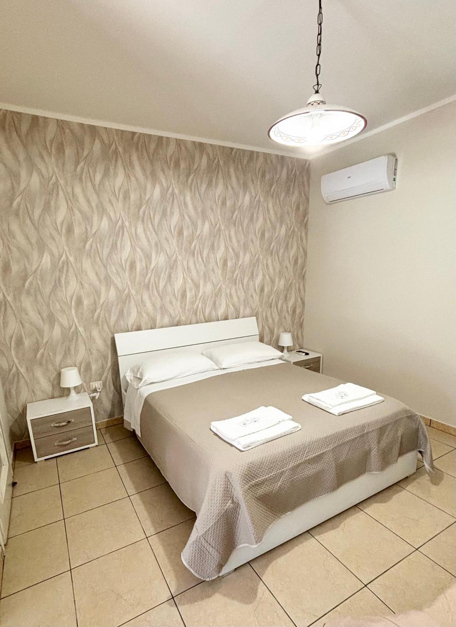 Rooms & Restaurant Il Castagneto Campagna Exterior foto